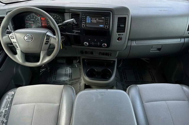 Used 2015 Nissan NV 3500 SV w/ Technology Package image 13