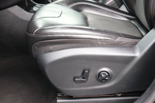 Used 2020 Jeep Cherokee Latitude Plus FWD image 10