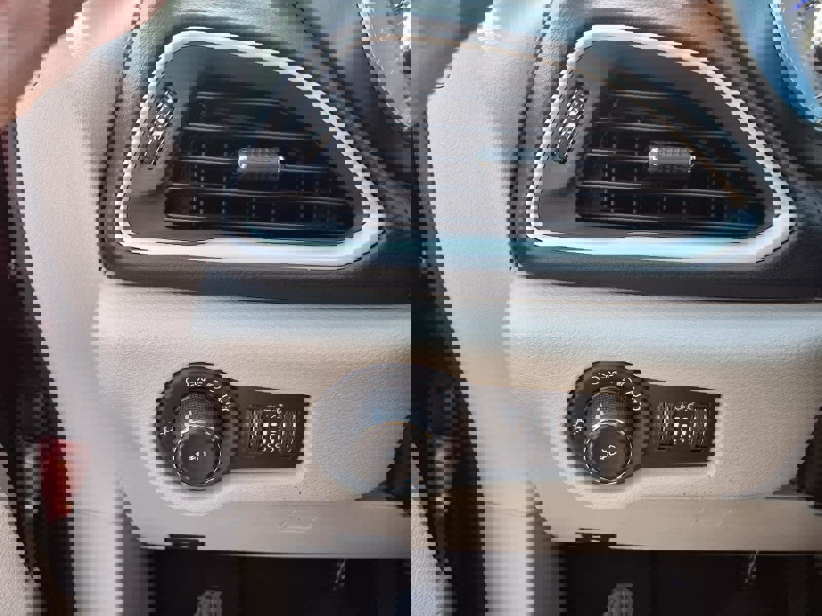 Used 2018 Chrysler Pacifica Touring Plus image 15