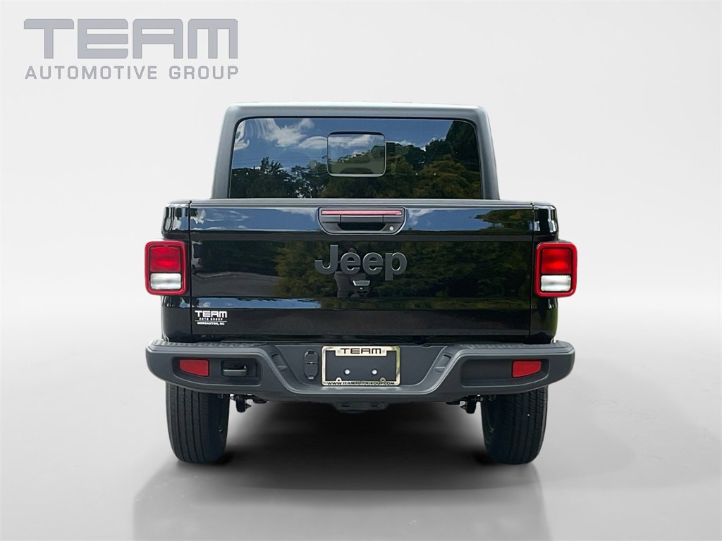 New 2025 Jeep Gladiator Sport image 6