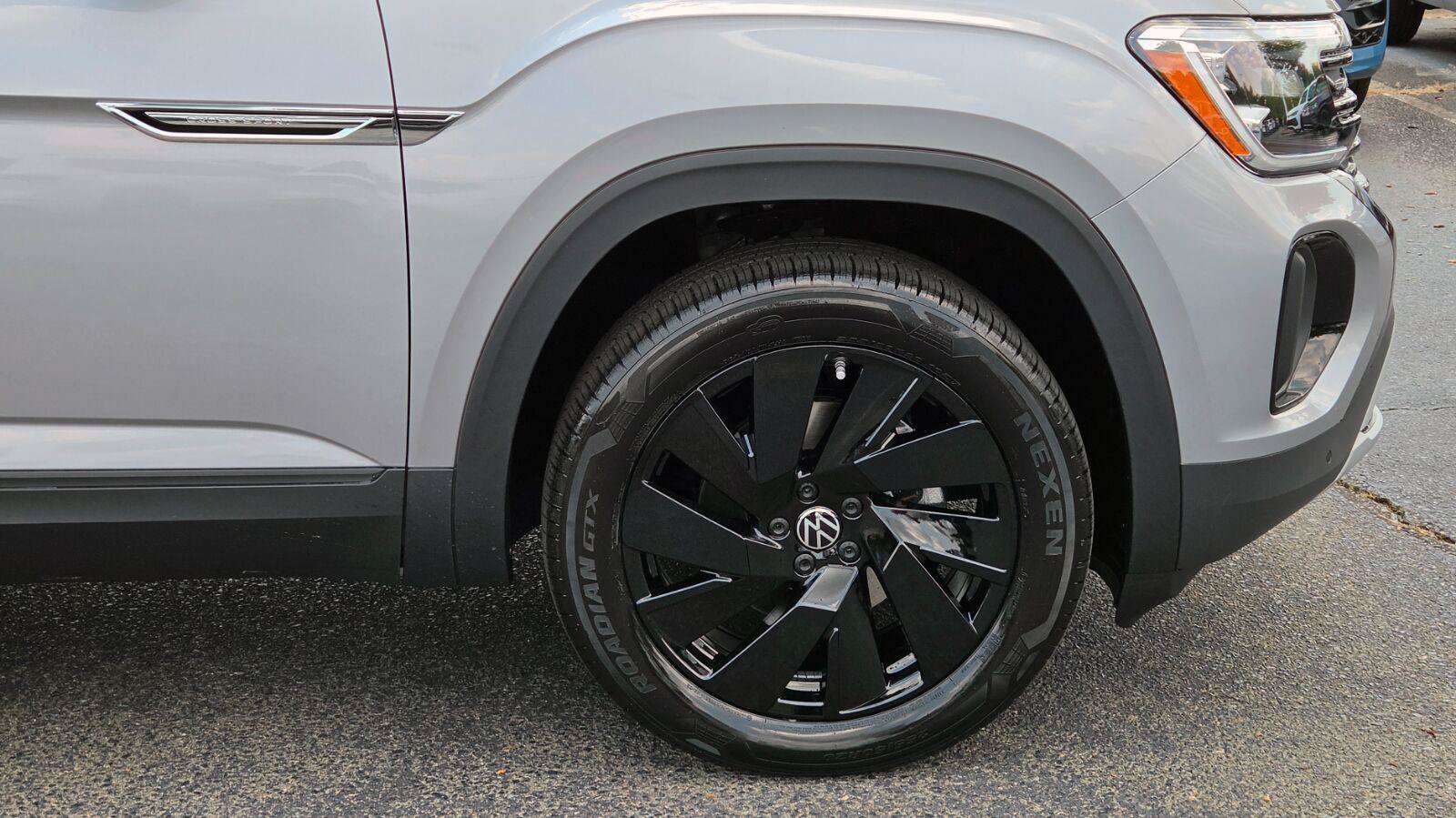 New 2026 Volkswagen Atlas Cross Sport SE AWD/4WD image 18