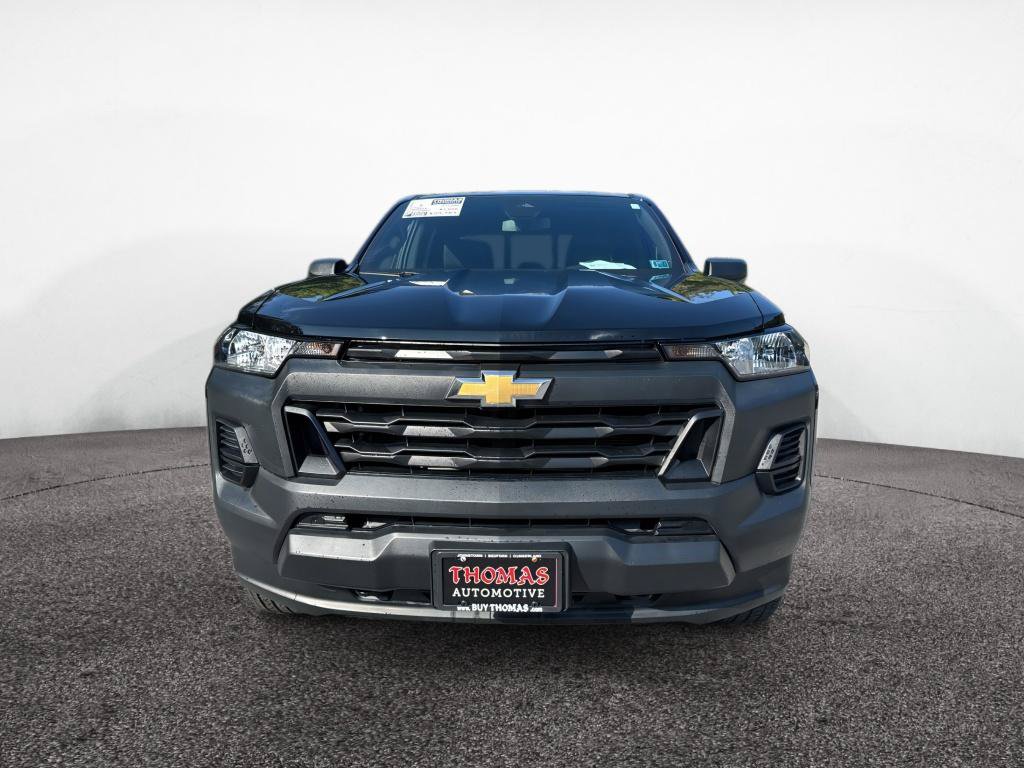 Used 2023 Chevrolet Colorado W/T w/ WT Convenience Package II AWD/4WD image 2