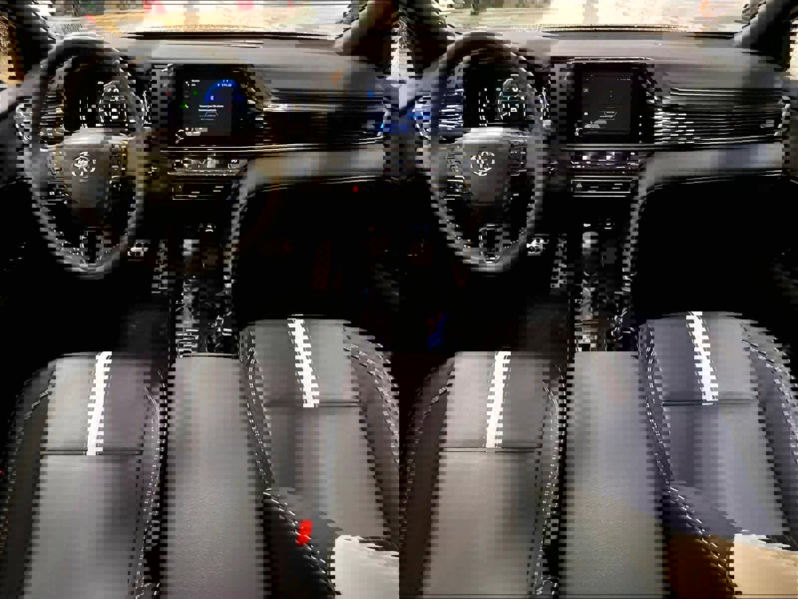 Used 2026 Toyota Camry SE image 21