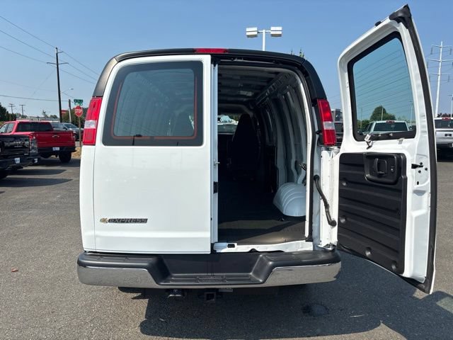 Used 2025 Chevrolet Express 2500 Extended w/ Driver Convenience Package RWD image 24