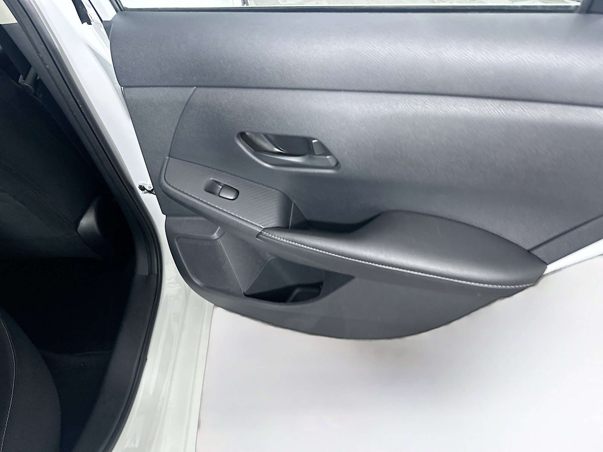 Used 2025 Nissan Sentra SV image 27