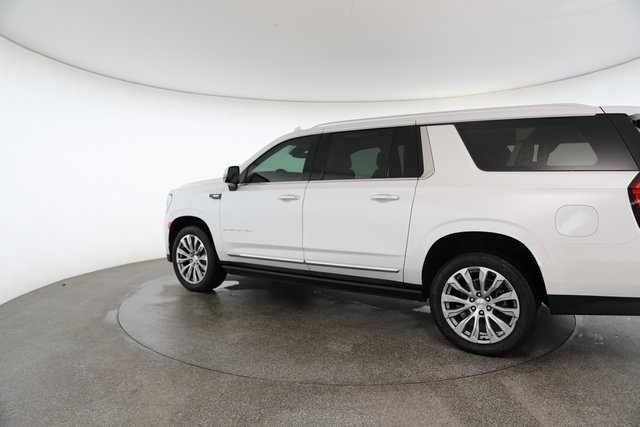 Used 2023 GMC Yukon XL Denali image 9