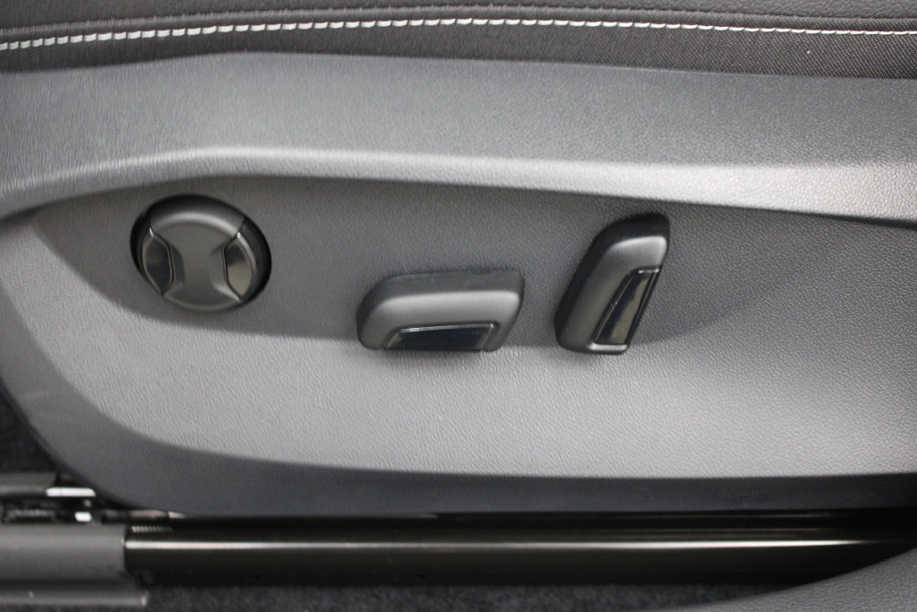 New 2026 Volkswagen Taos SEL AWD/4WD image 19