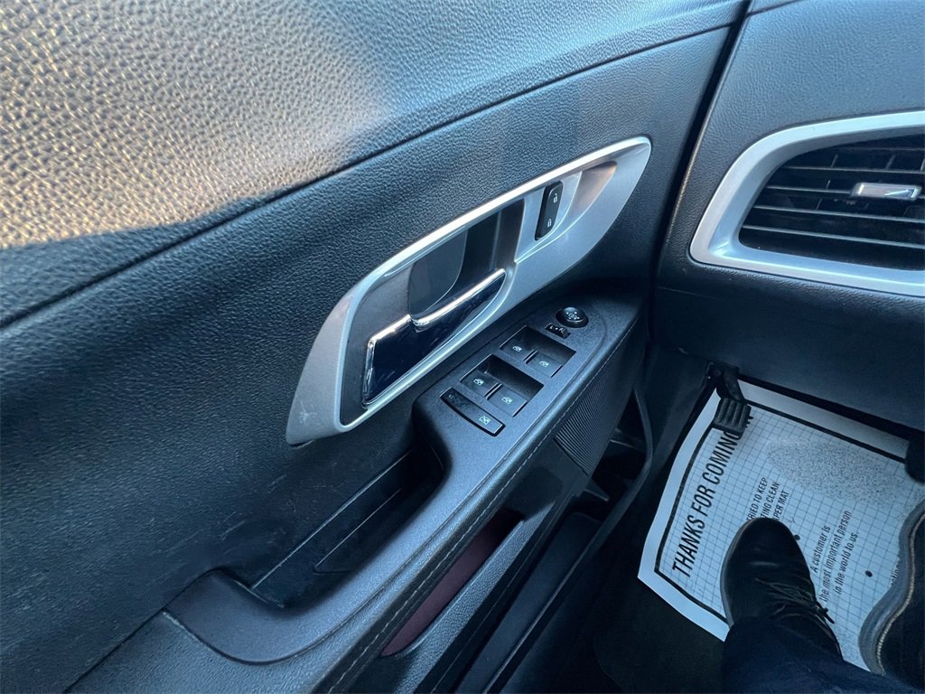 Used 2017 Chevrolet Equinox LT w/ Convenience Package image 22