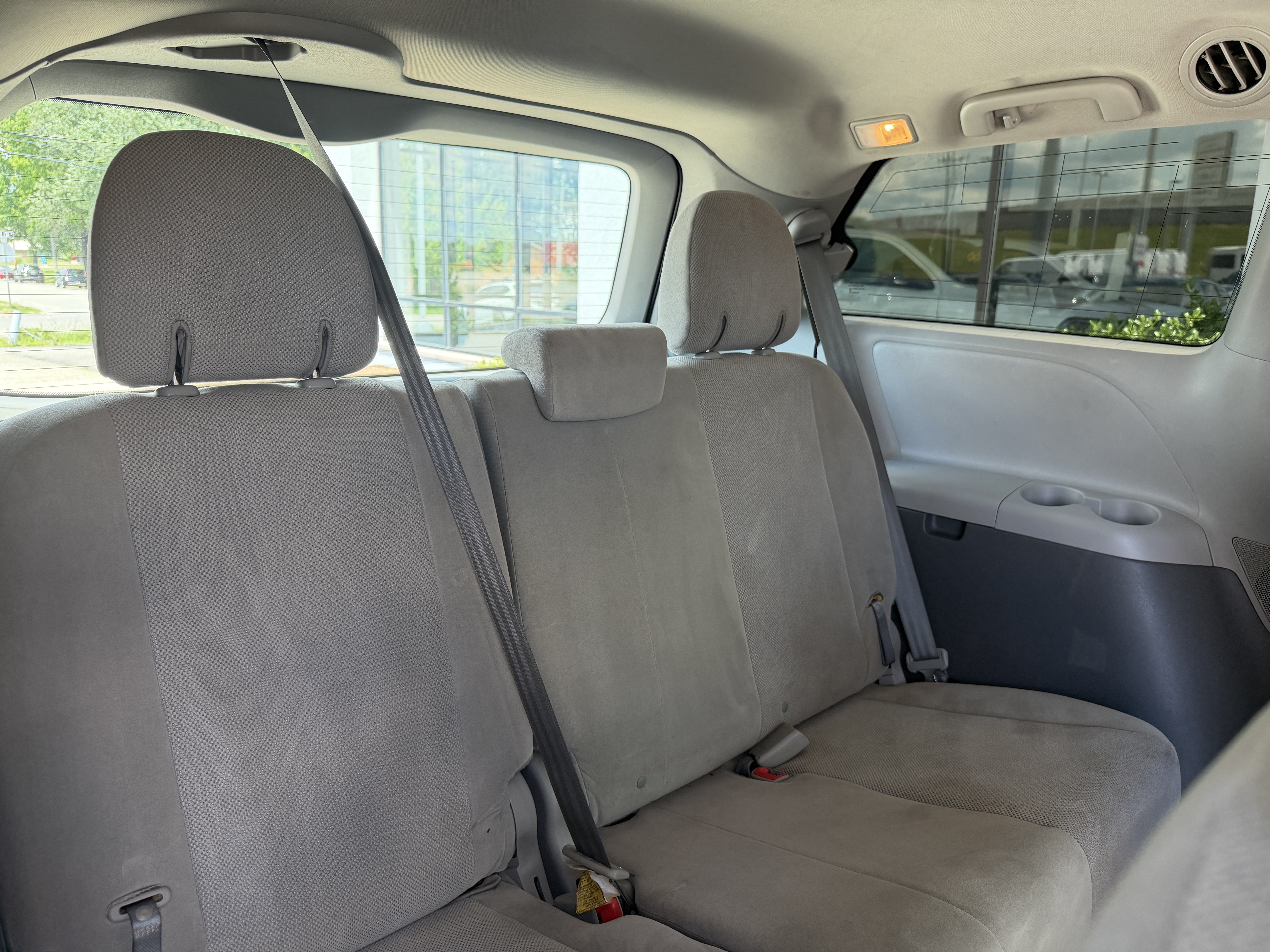 Used 2017 Toyota Sienna L FWD image 24