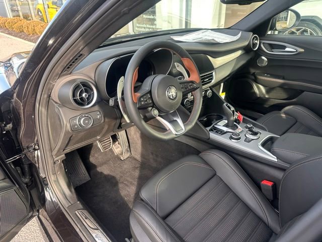 New 2025 Alfa Romeo Giulia AWD w/ Driving Assist Package image 12