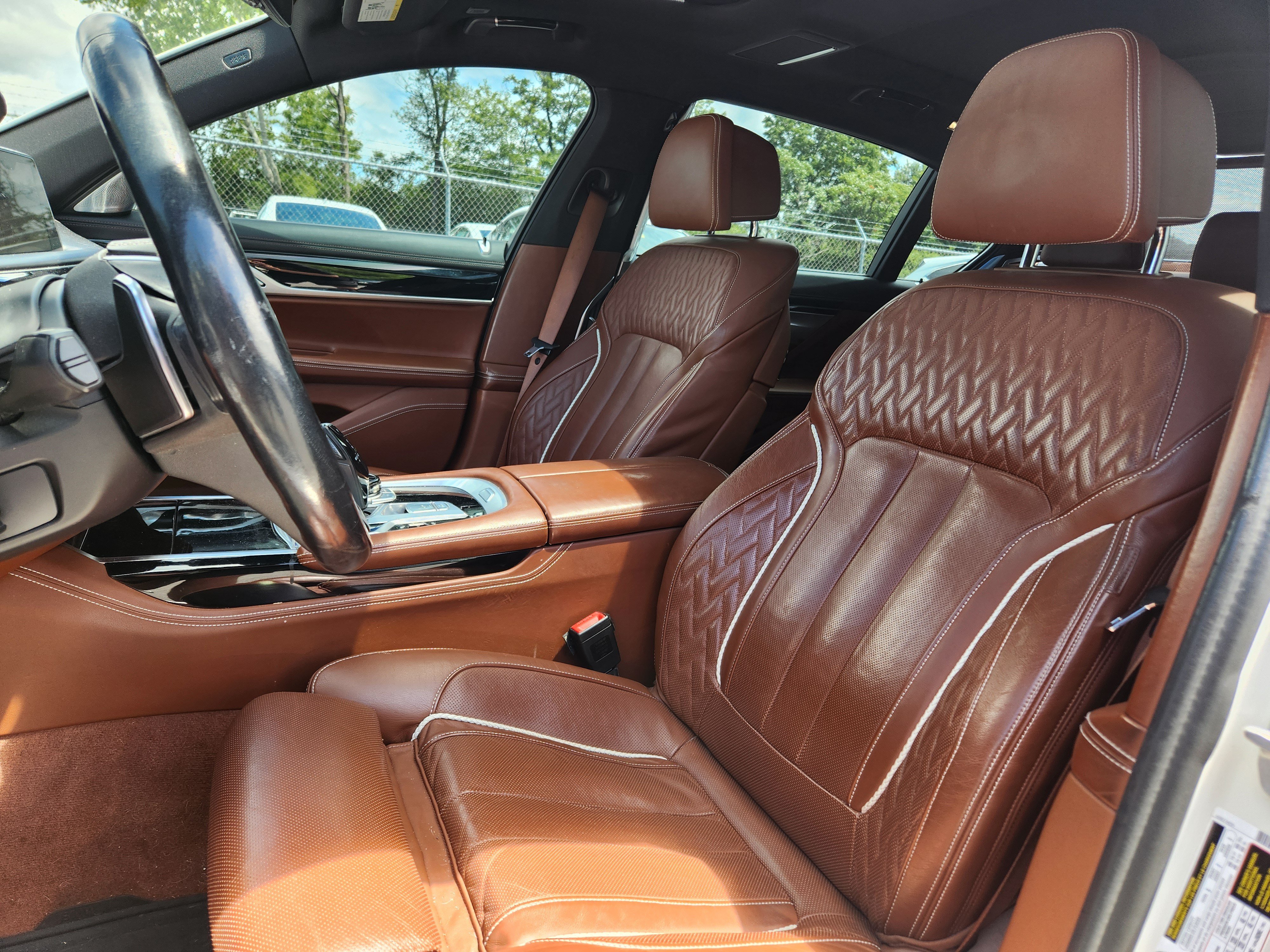Used 2018 BMW 750i RWD image 9