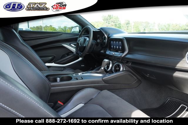 Used 2020 Chevrolet Camaro SS RWD image 15