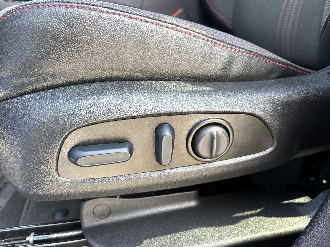 Used 2024 Chevrolet Equinox RS FWD image 20