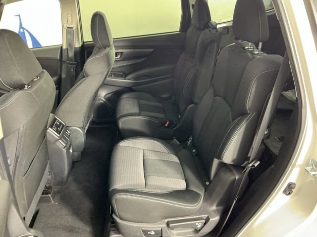 Used 2023 Subaru Ascent Premium w/ Convenience Package image 9