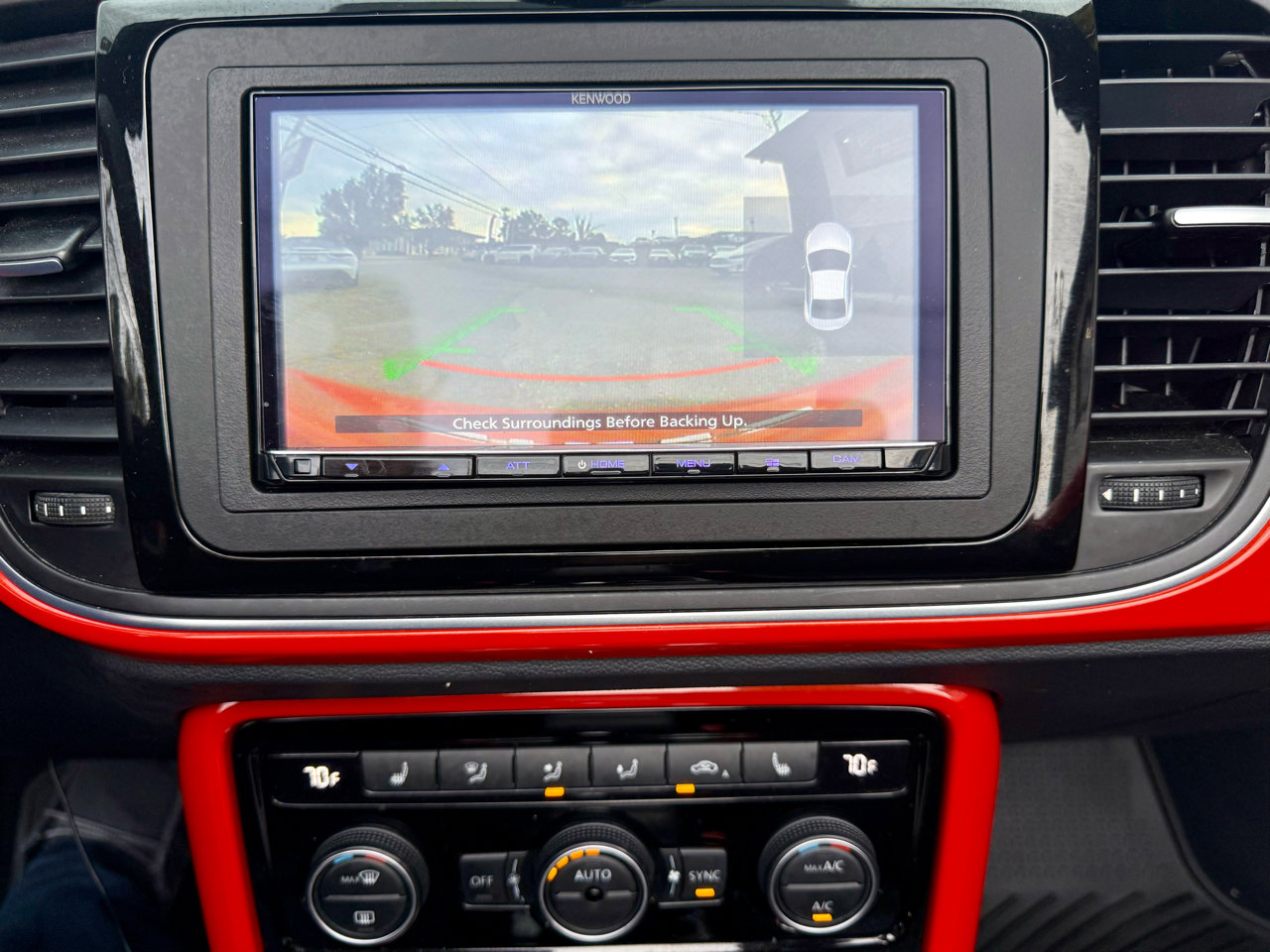 Used 2018 Volkswagen Beetle 2.0T SE image 38