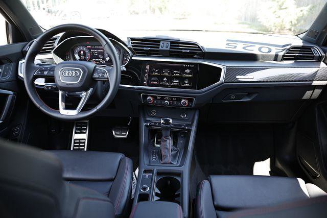 Certified 2025 Audi Q3 2.0T Premium Plus w/ Premium Plus Package AWD/4WD image 27