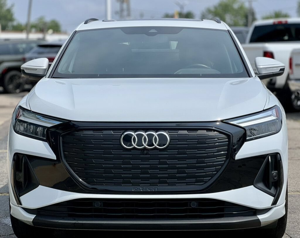 Used 2024 Audi Q4 e-tron Premium Plus w/ Premium Plus AWD/4WD image 41