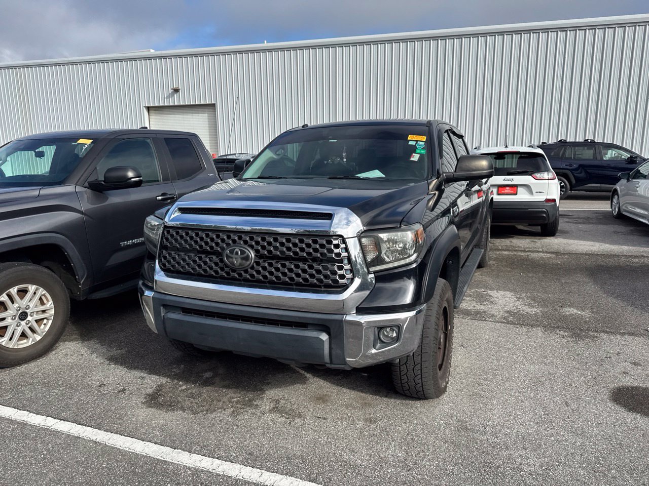 Used 2018 Toyota Tundra SR5 w/ SR5 Upgrade Package