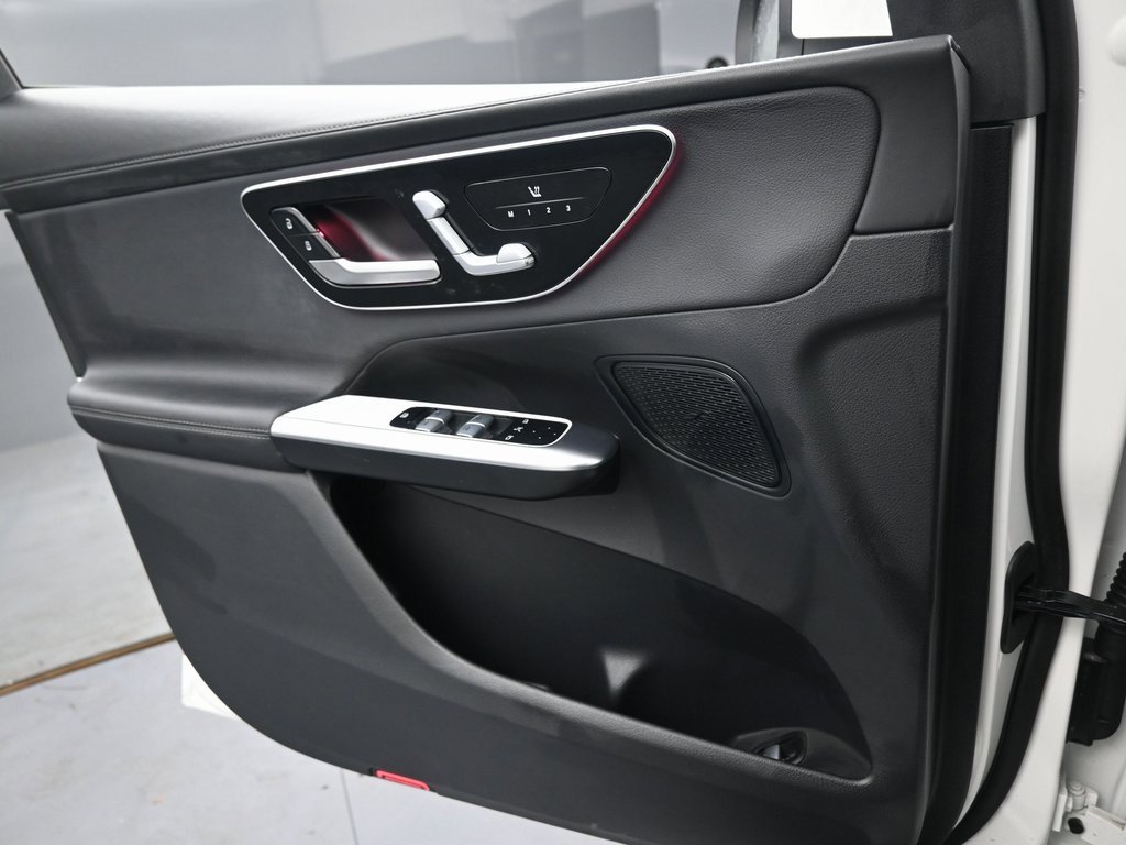 Used 2024 Mercedes-Benz GLC 300 4MATIC image 22