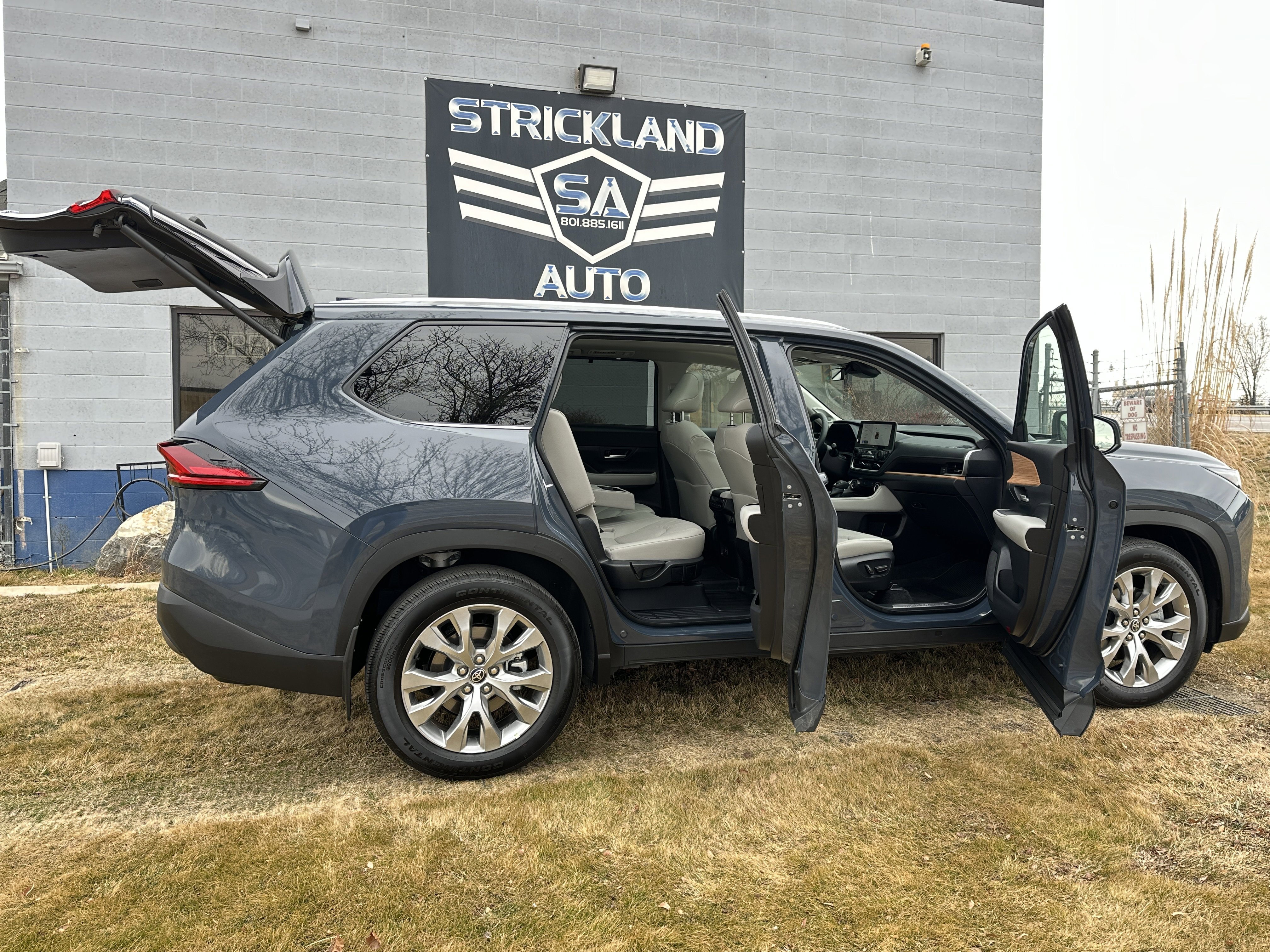 Used 2025 Toyota Grand Highlander AWD image 29