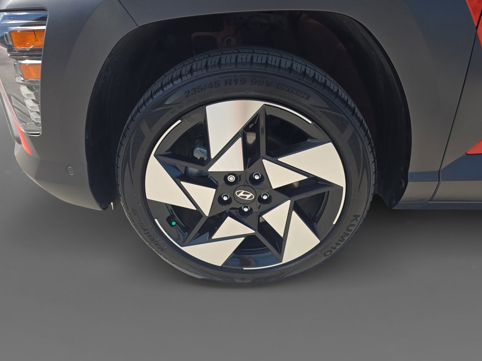 Used 2024 Hyundai Kona Limited AWD/4WD image 9