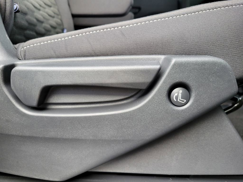 New 2025 Nissan Pathfinder SV image 19