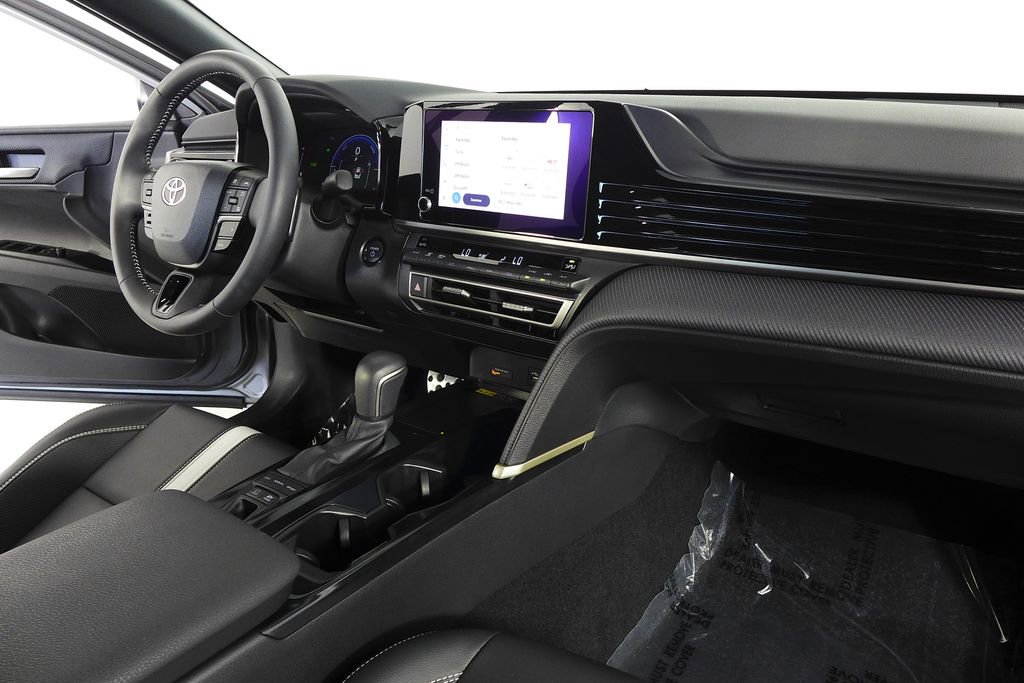 Used 2025 Toyota Camry SE w/ Convenience Package image 13