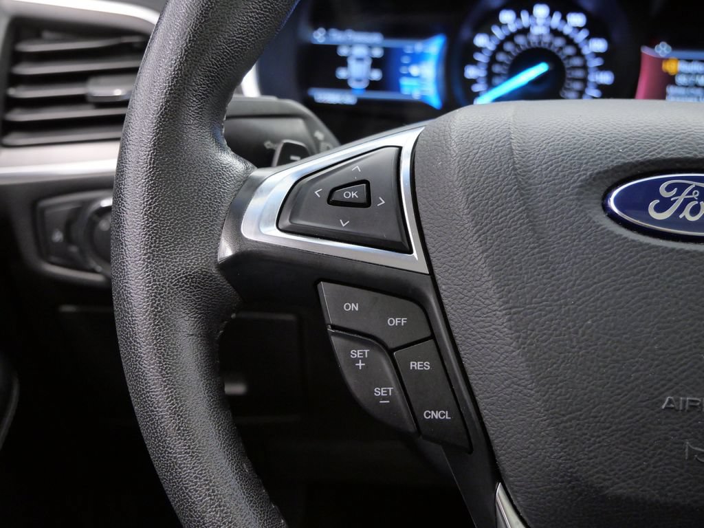 Used 2017 Ford Edge Titanium w/ Technology Package AWD/4WD image 17
