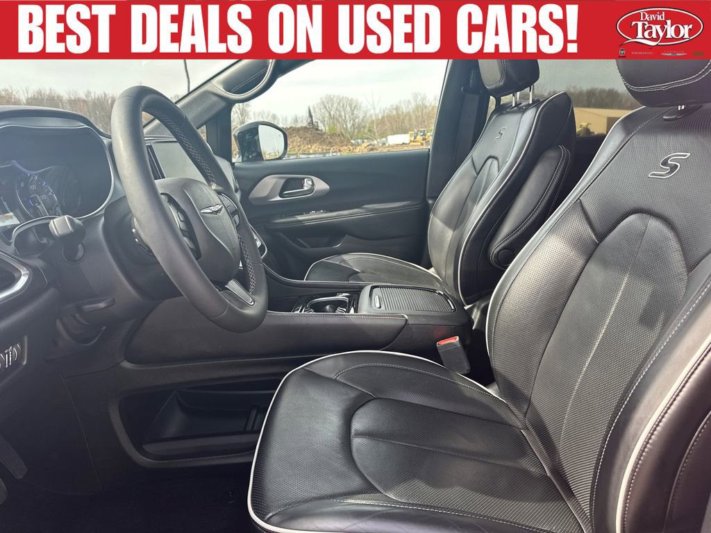 Used 2025 Chrysler Pacifica Limited FWD image 9