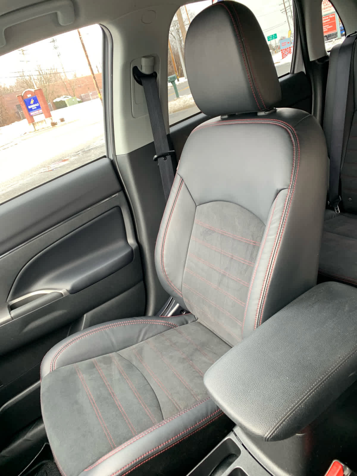 Used 2022 Mitsubishi Outlander Sport SE image 19