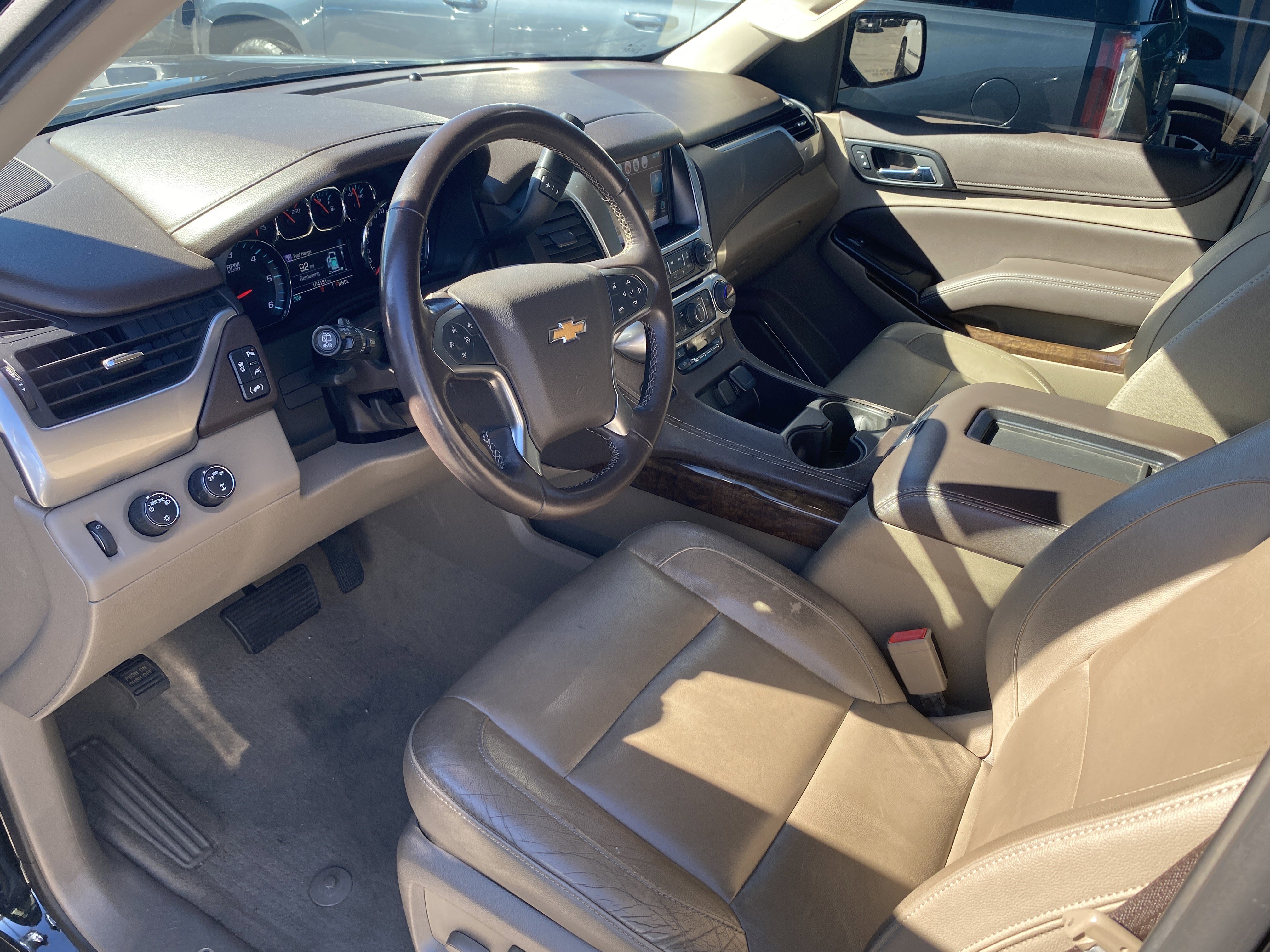 Used 2023 Chevrolet Suburban Premier image 8