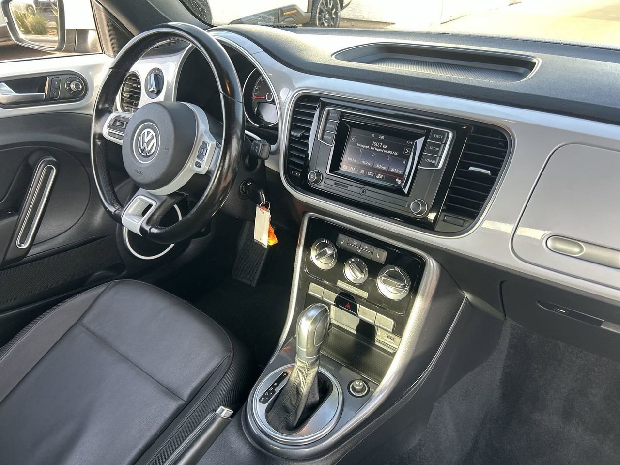 Used 2017 Volkswagen Beetle 1.8T FWD image 11