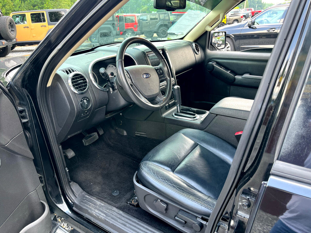 Used 2010 Ford Explorer XLT image 8