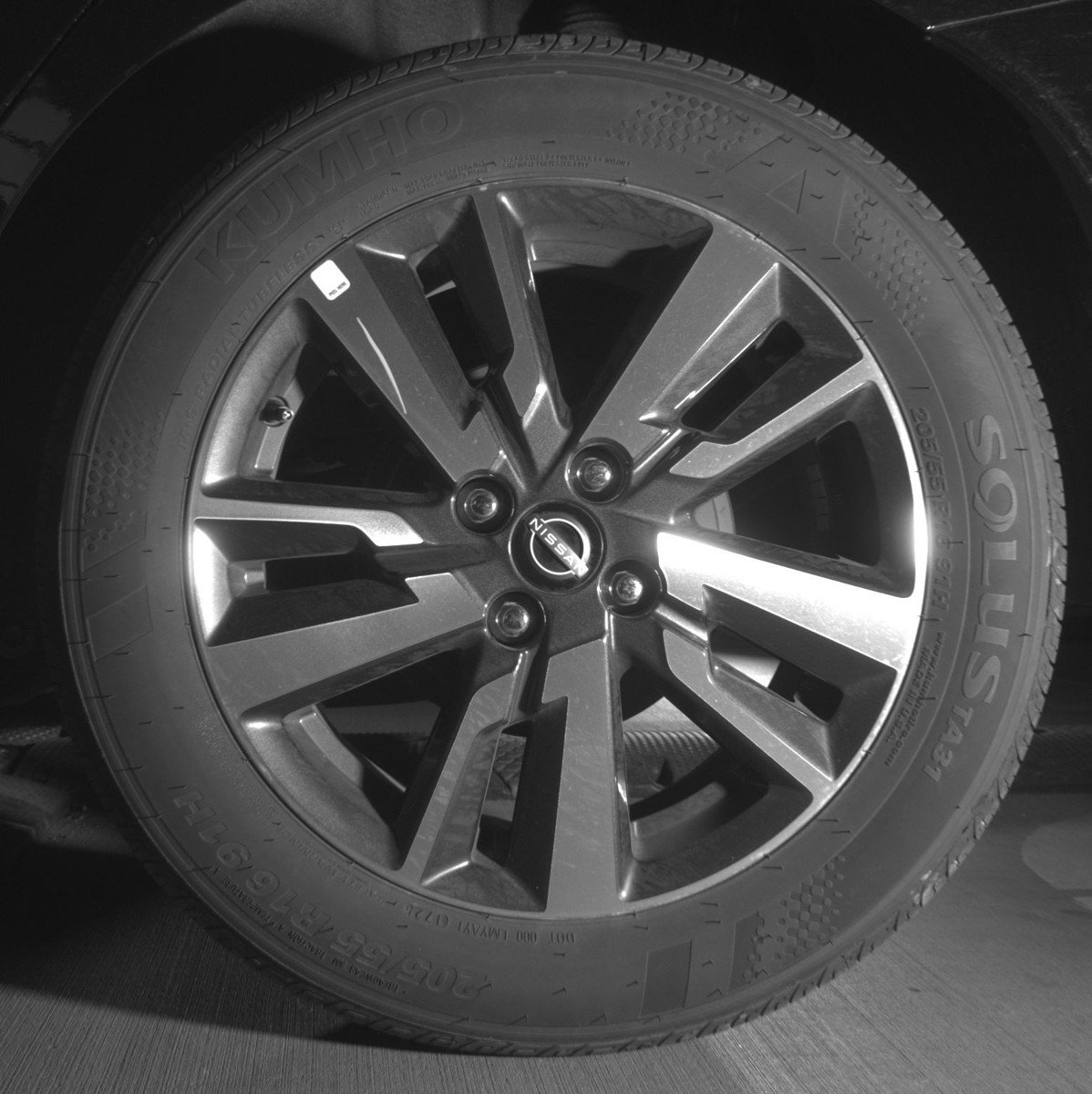 Used 2025 Nissan Versa SV image 14