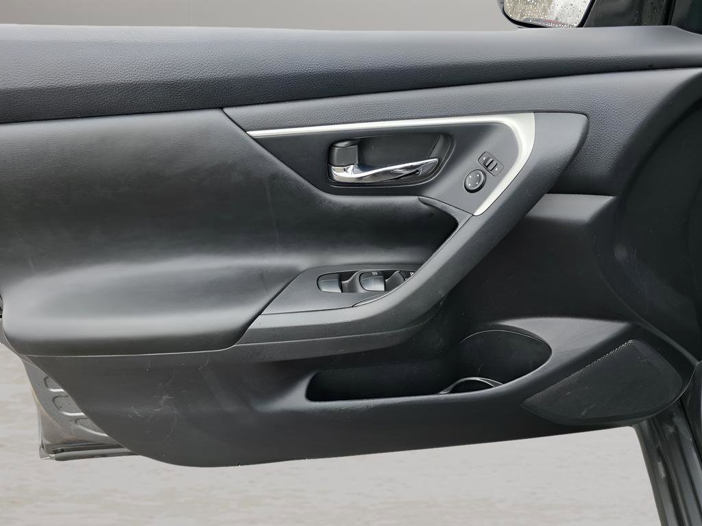 Used 2016 Nissan Altima 2.5 S w/ Power Driver Seat Package image 16