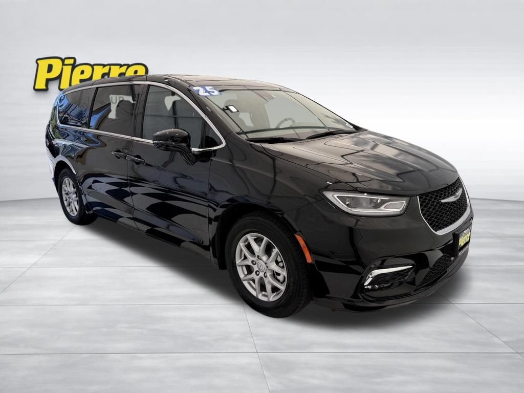 Used 2025 Chrysler Pacifica Select FWD image 7