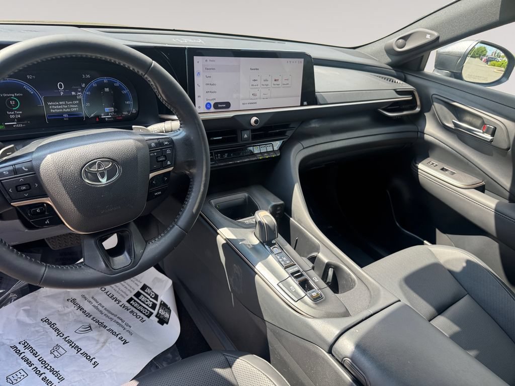 Used 2023 Toyota Crown Platinum AWD/4WD image 10