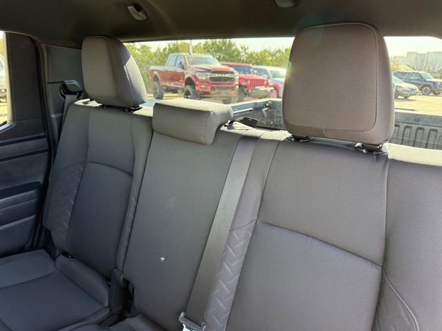 Used 2025 Toyota Tacoma SR5 image 29