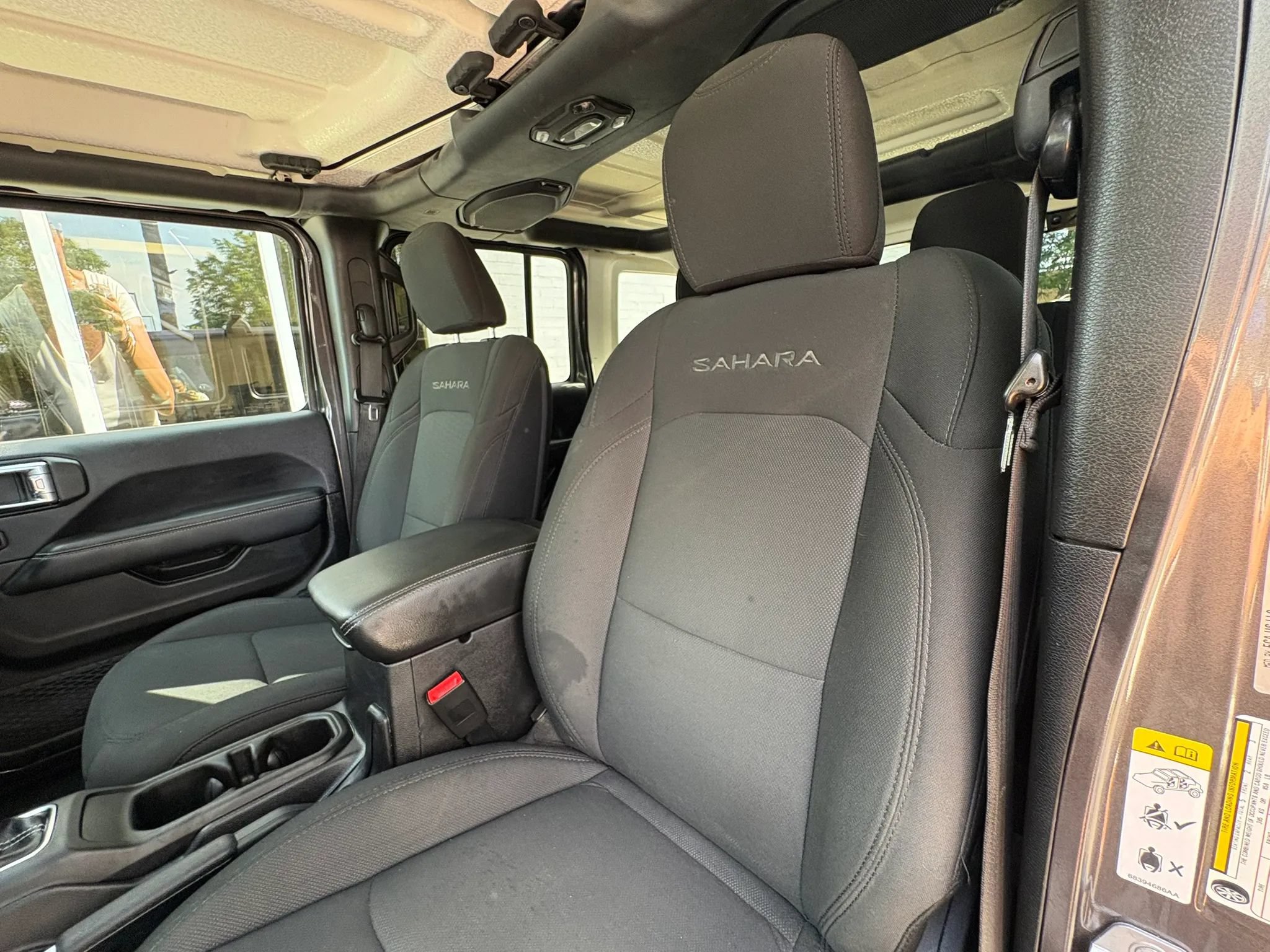 Used 2019 Jeep Wrangler Unlimited Sahara w/ LED Lighting Group AWD/4WD image 28