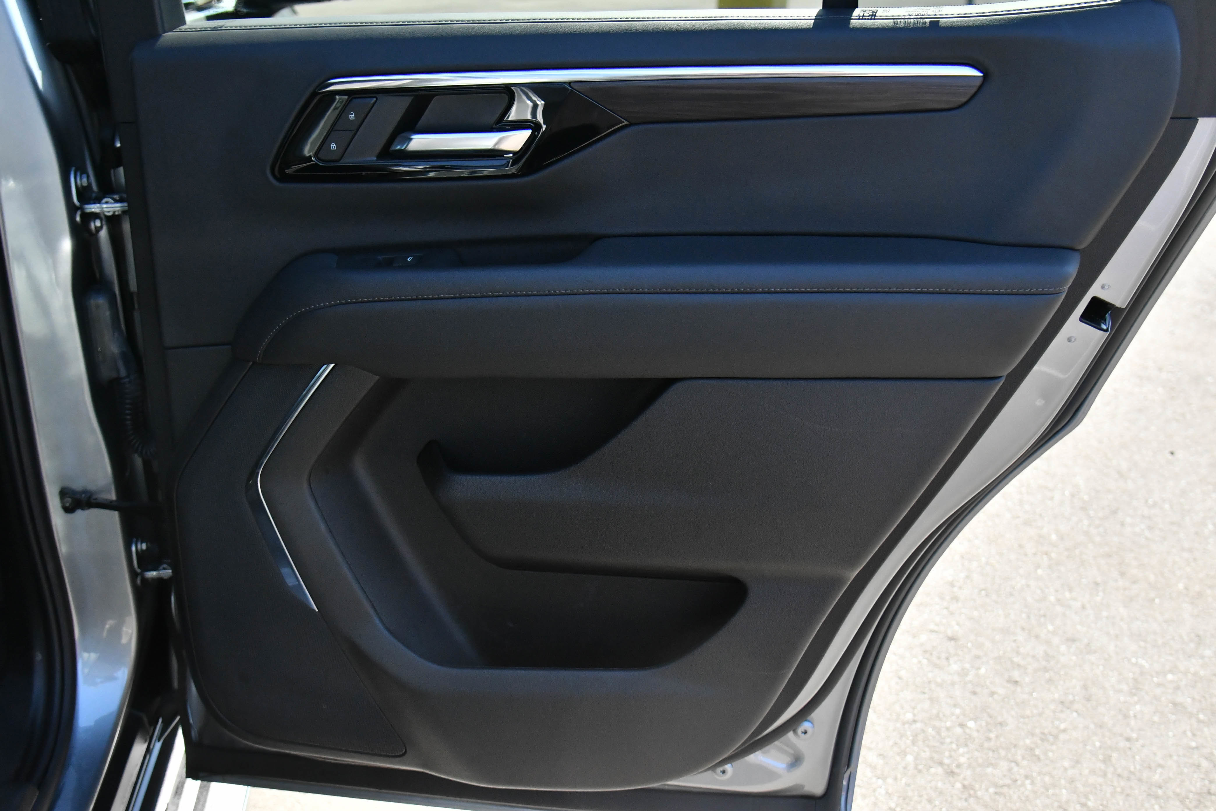 Used 2025 Chevrolet Tahoe LT AWD/4WD image 54