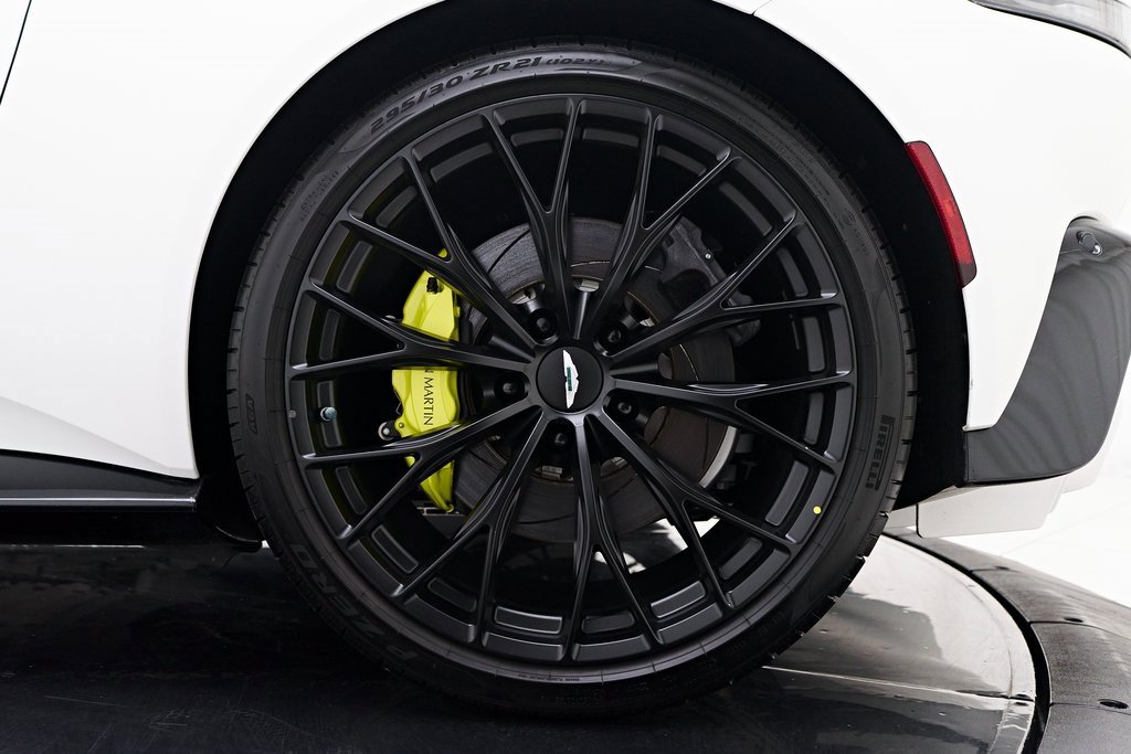 Used 2023 Aston Martin V8 Vantage Roadster image 34