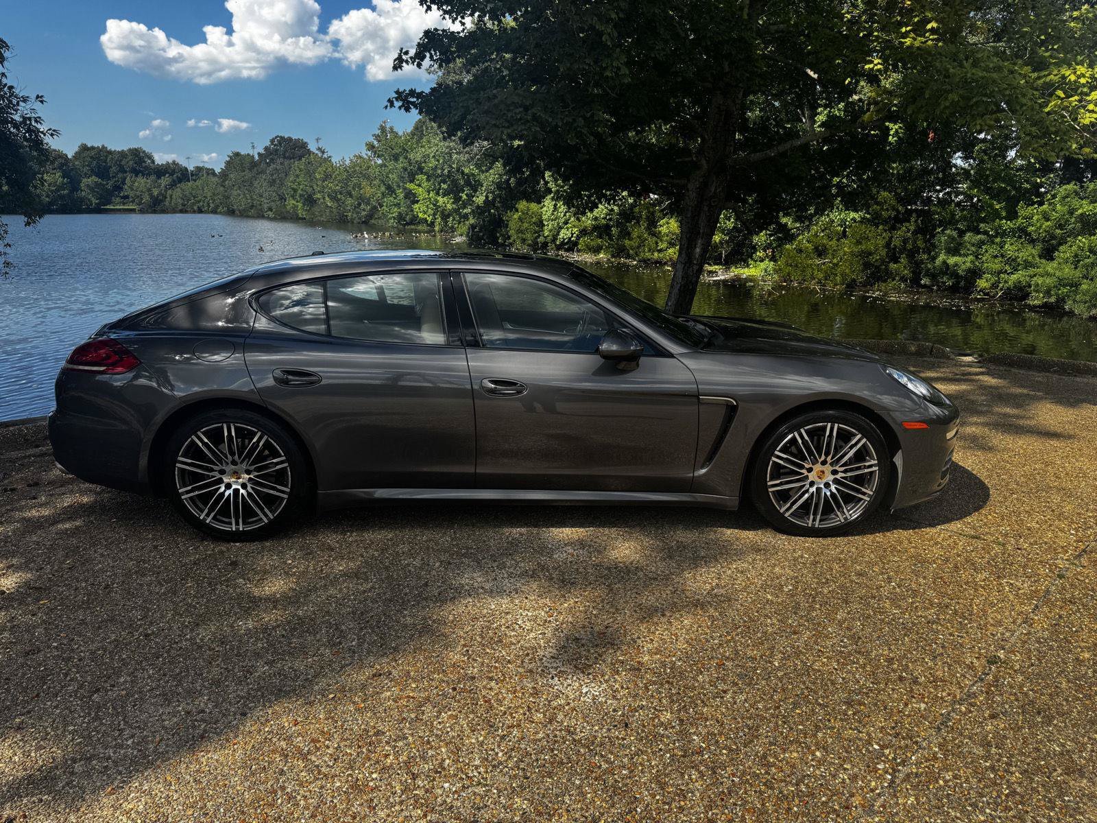 Used 2016 Porsche Panamera 4 Edition AWD/4WD image 3
