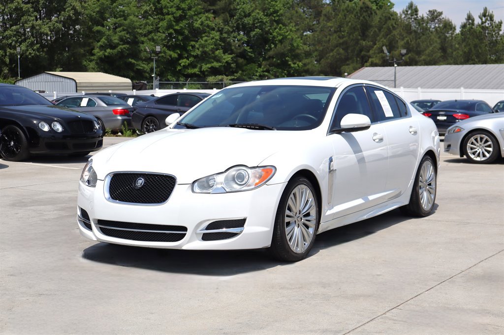 Used 2011 Jaguar XF RWD image 3