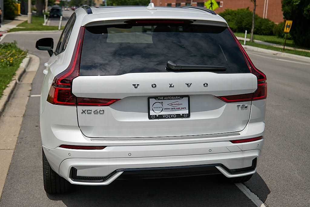 New 2026 Volvo XC60 T8 Plus w/ Climate Package AWD/4WD image 8