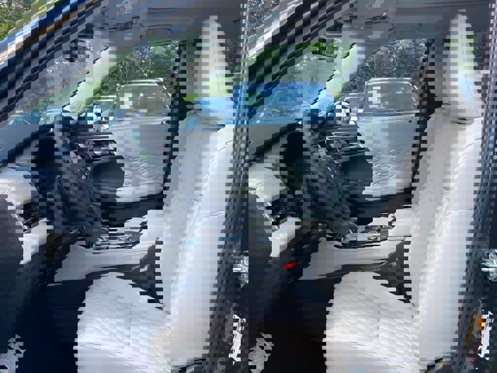 New 2025 Mitsubishi Outlander SEL image 7