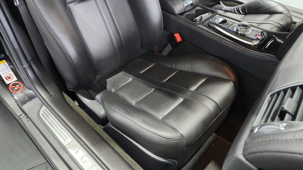 Used 2014 Jaguar XK Touring RWD image 34