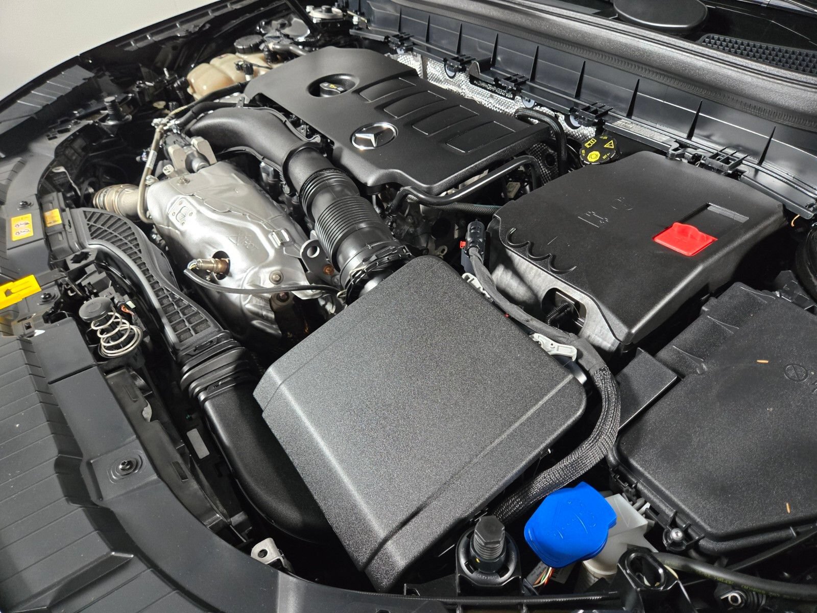 Used 2023 Mercedes-Benz GLB 250 image 20