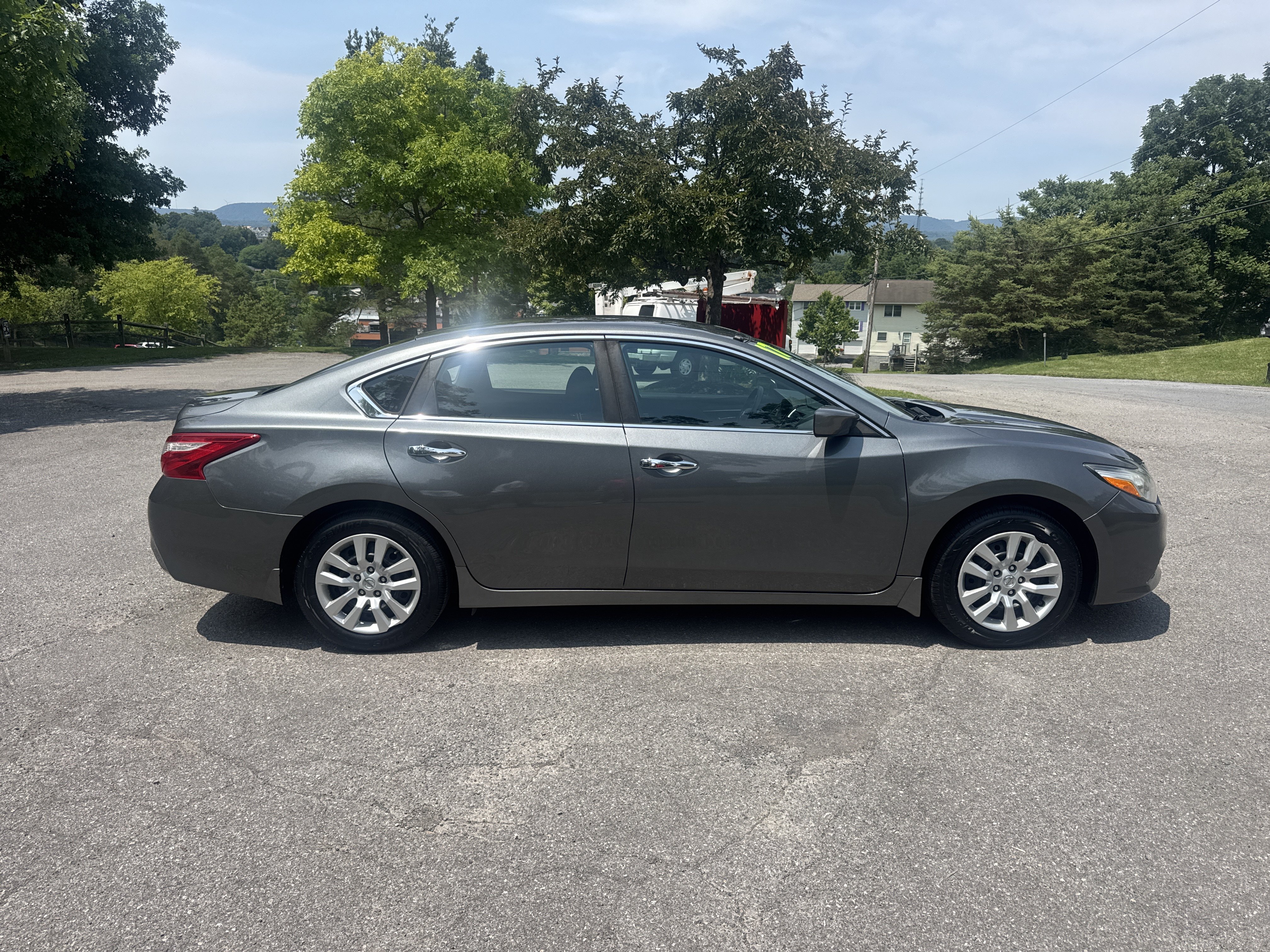 Used 2017 Nissan Altima 2.5 S w/ Power Driver Seat Package FWD video 2