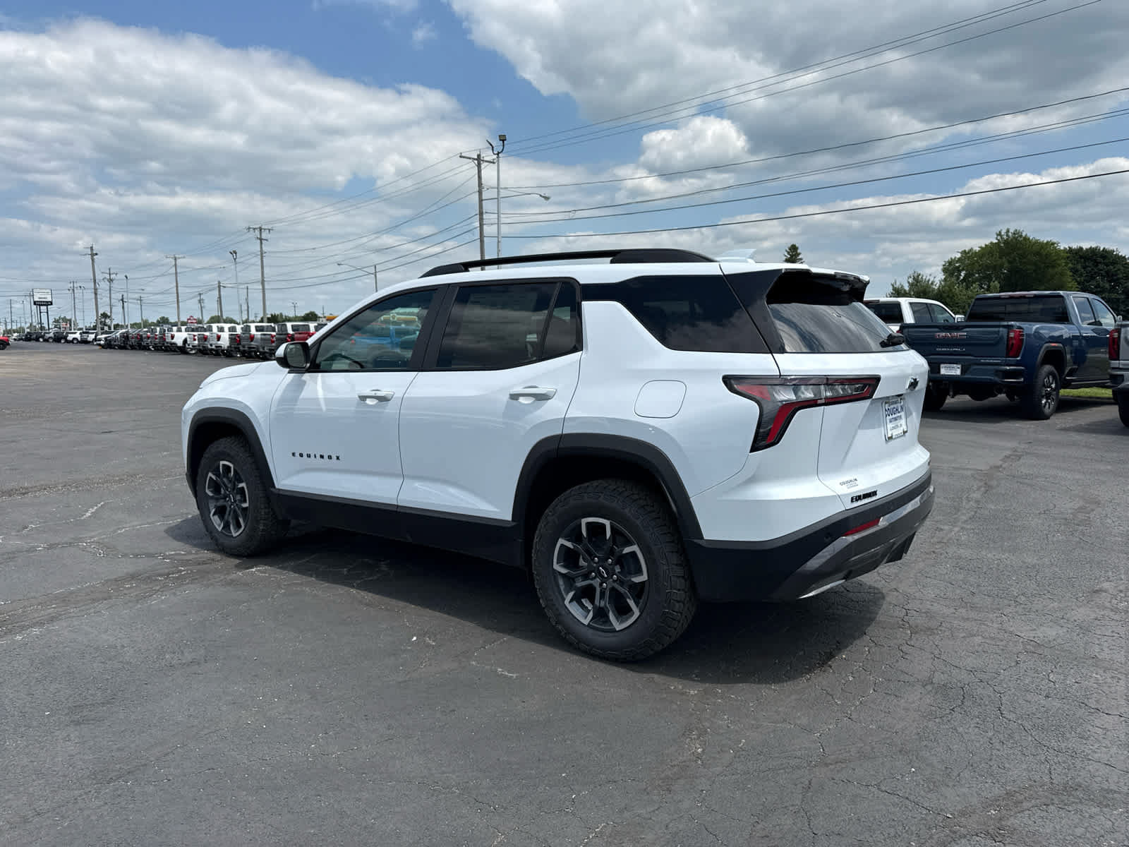 New 2026 Chevrolet Equinox ACTIV FWD image 3