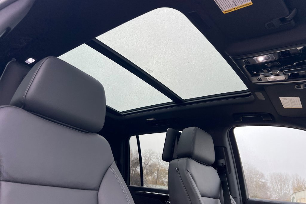 New 2026 Chevrolet Suburban Z71 image 15